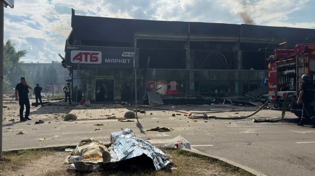 Поліція: атака на АТБ у Чернігові скоєна реактивним дроном із відеокамерою